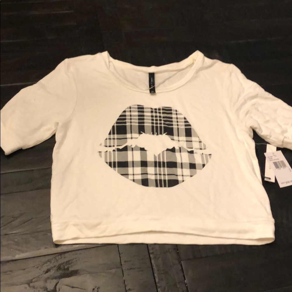 New with Tags- White shirt with Black/White Lips